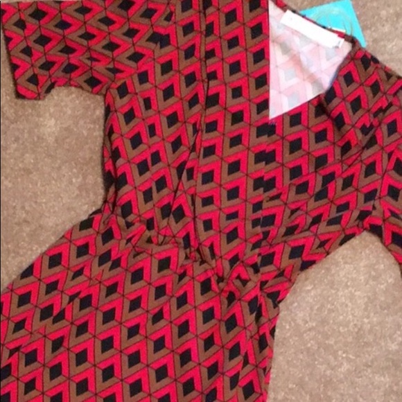 Tracy Negoshian Short Sleeve Dress - Picture 2 of 6